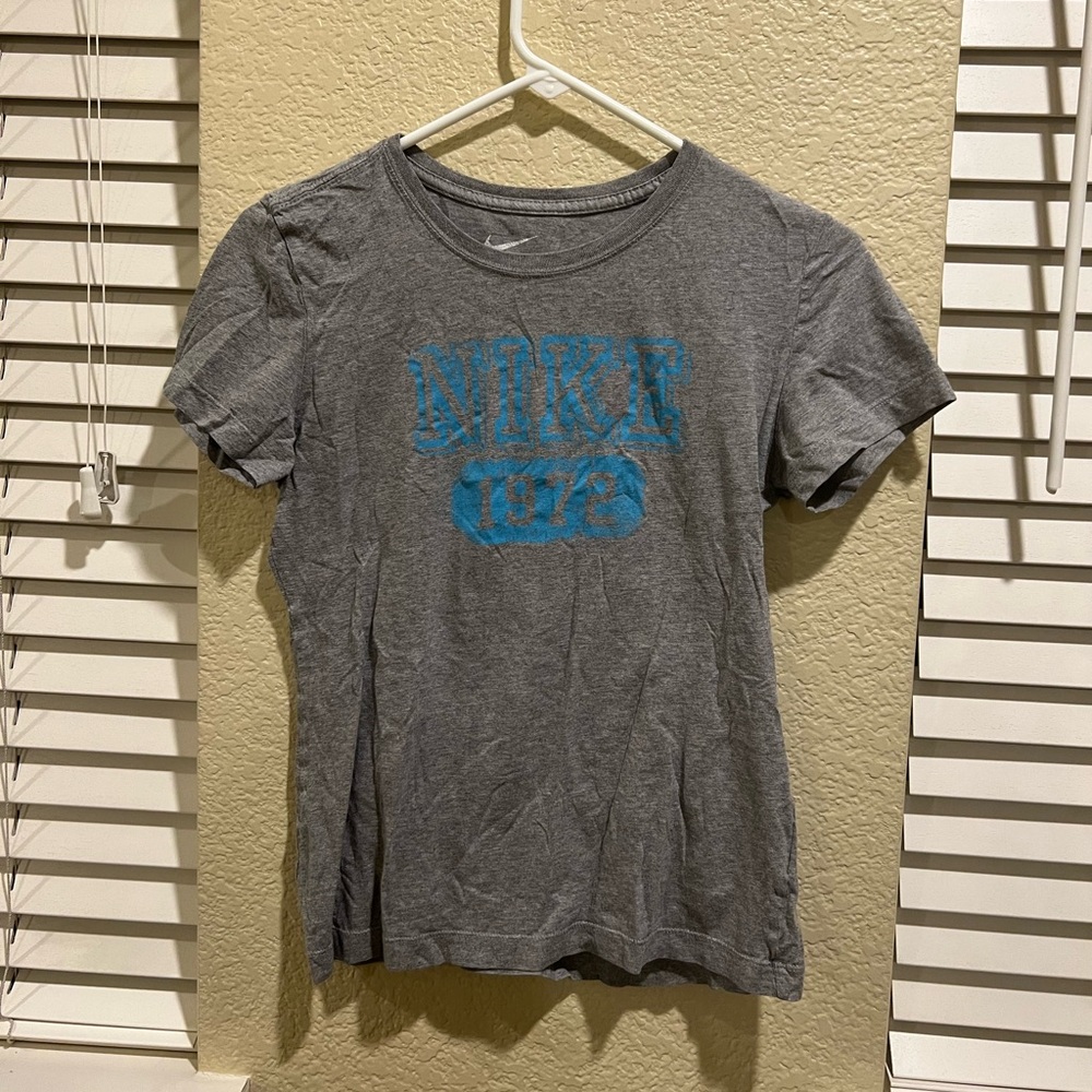 NIKE short sleeve t shirt